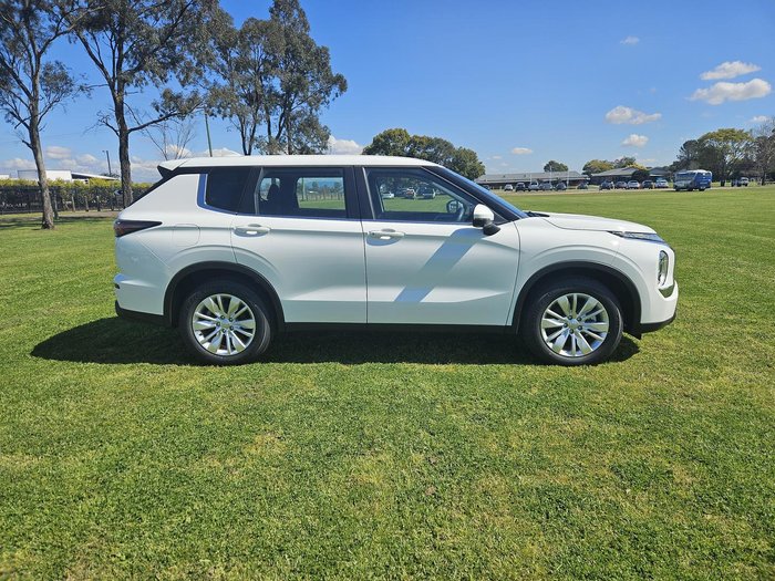 2025 Mitsubishi Outlander ES ZM MY24 White