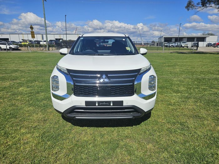2025 Mitsubishi Outlander ES ZM MY24 White
