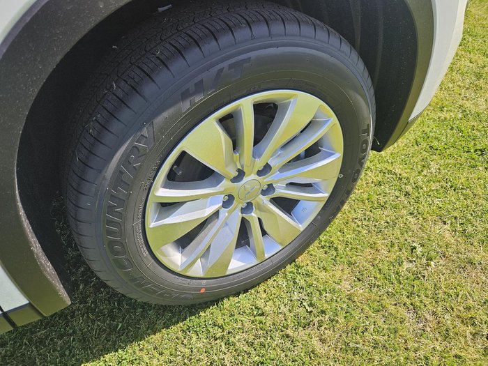 2025 Mitsubishi Outlander ES ZM MY24 White