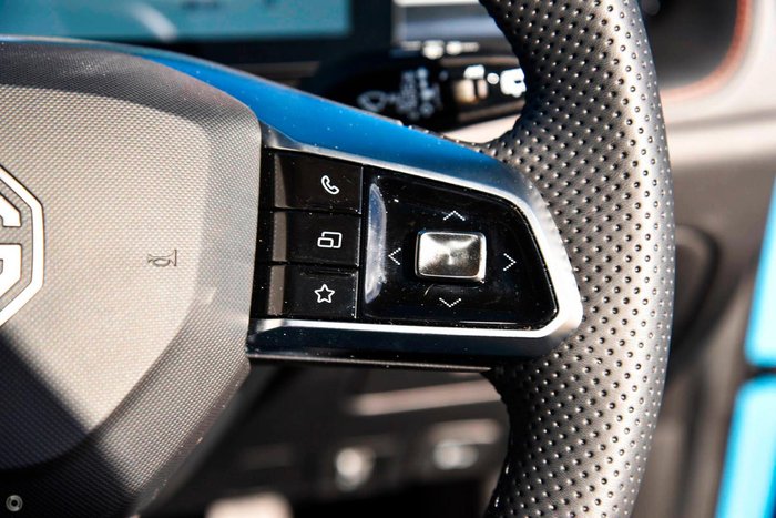 2025 MG HS Essence AS33 MY25 Arctic Blue