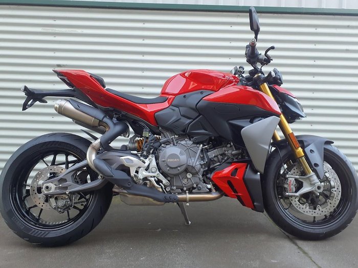 2025 Ducati Streetfighter V2 S Streetfighter Red
