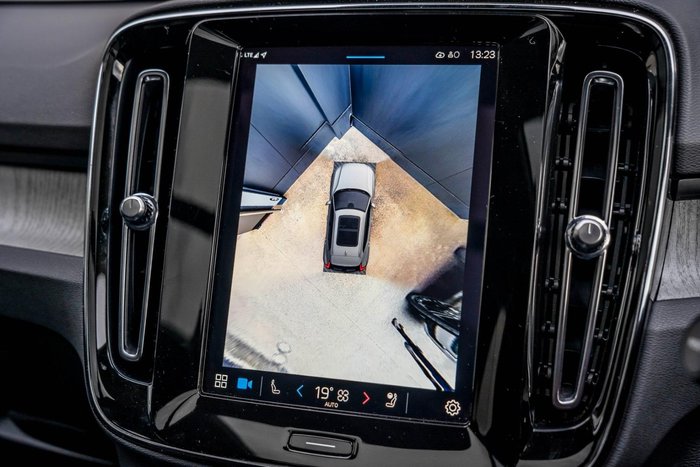 2023 Volvo XC40 Ultimate B4 Bright