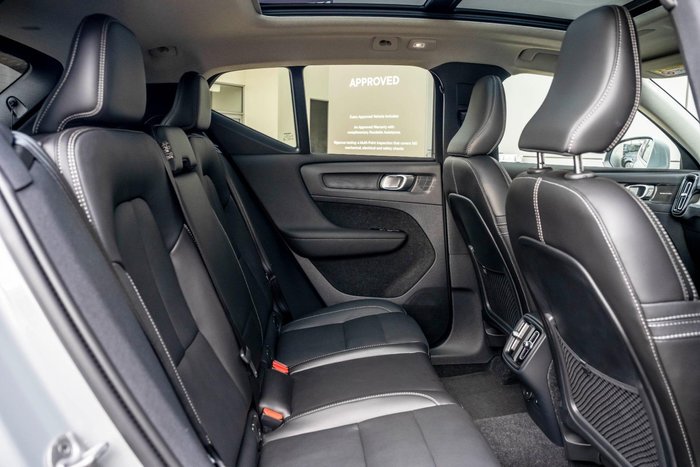 2023 Volvo XC40 Ultimate B4 Bright
