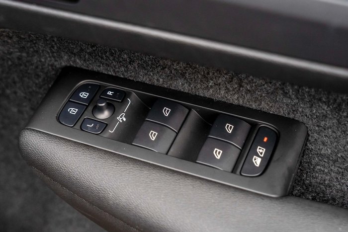 2023 Volvo XC40 Ultimate B4 Bright