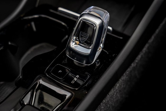 2023 Volvo XC40 Ultimate B4 Bright