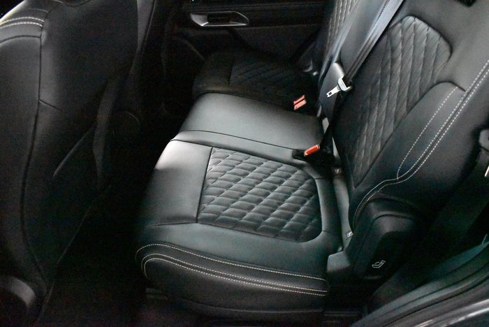 2024 Ford Everest Platinum