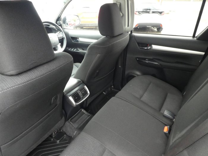 2021 Toyota Hilux 4x4 Hilux 4x4 SR5 2.8L T Diesel Automatic Double Cab 2L70350 001