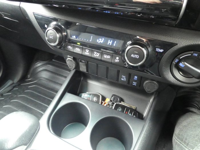 2021 Toyota Hilux 4x4 Hilux 4x4 SR5 2.8L T Diesel Automatic Double Cab 2L70350 001