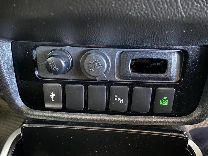 2020 Mitsubishi Outlander LS