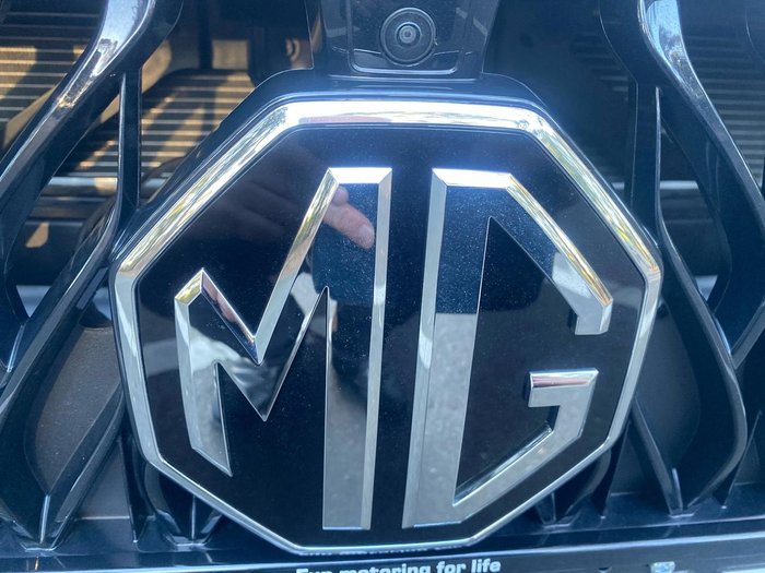 2025 MG MG5 Essence MY25 Dover White