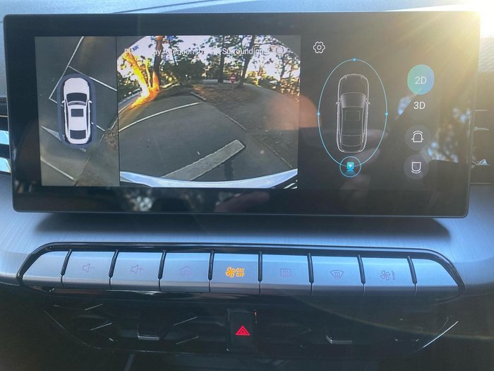 2025 MG MG5 Essence MY25 Dover White