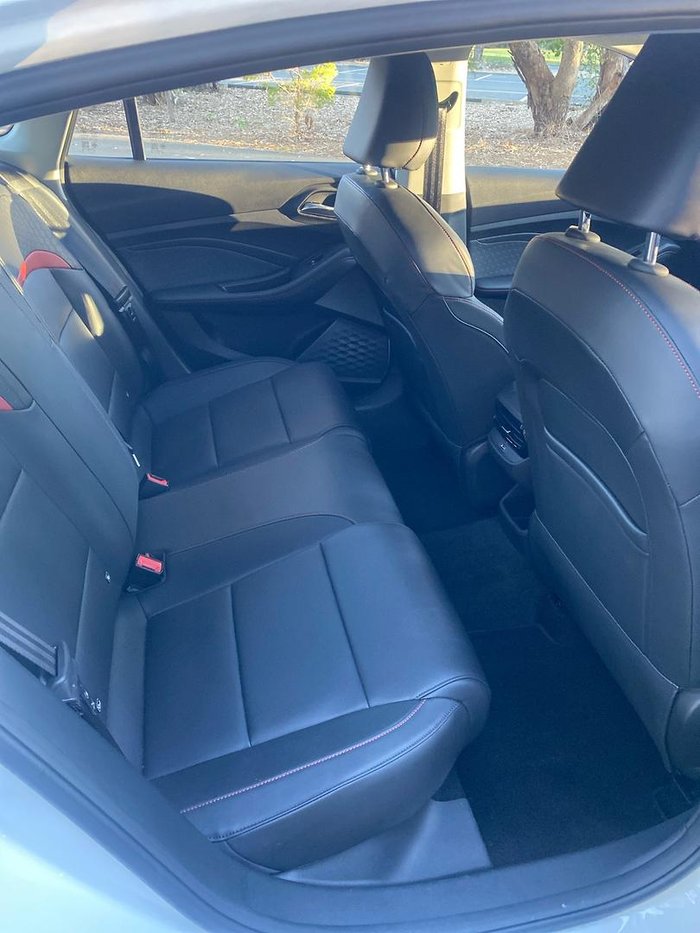 2025 MG MG5 Essence MY25 Dover White