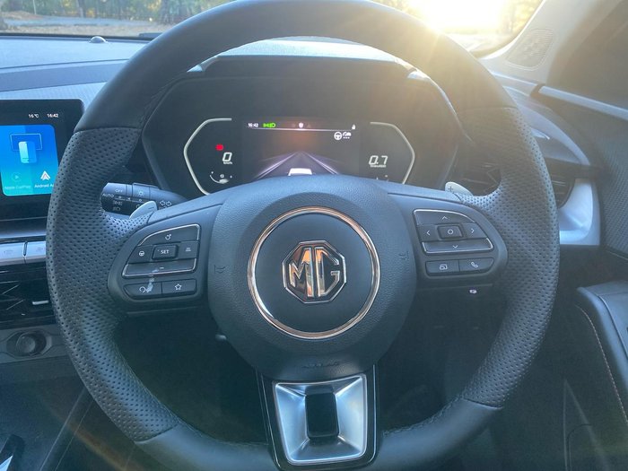 2025 MG MG5 Essence MY25 Dover White