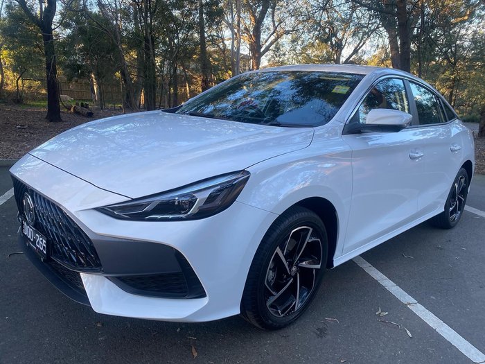 2025 MG MG5 Essence MY25 Dover White