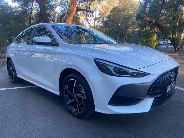 2025 MG MG5 Essence MY25 Dover White