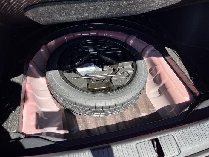 2024 MG MG5 Vibe MY24 Diamond Red