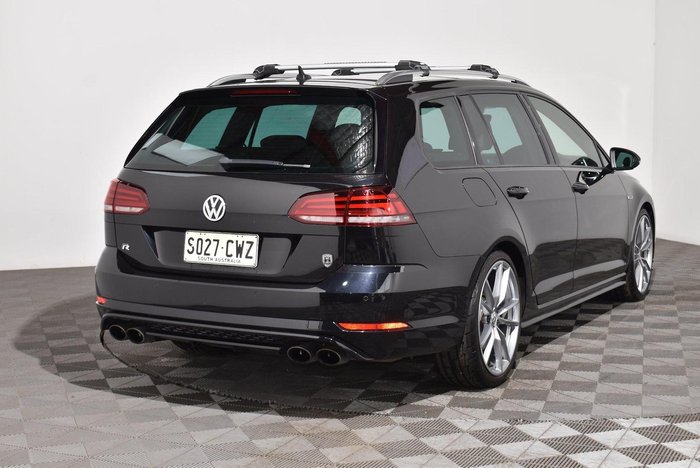 2017 Volkswagen Golf R Wolfsburg Edition