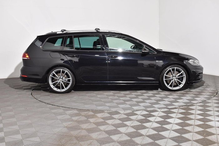 2017 Volkswagen Golf R Wolfsburg Edition
