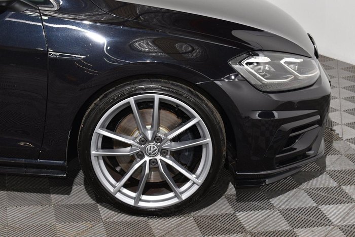 2017 Volkswagen Golf R Wolfsburg Edition