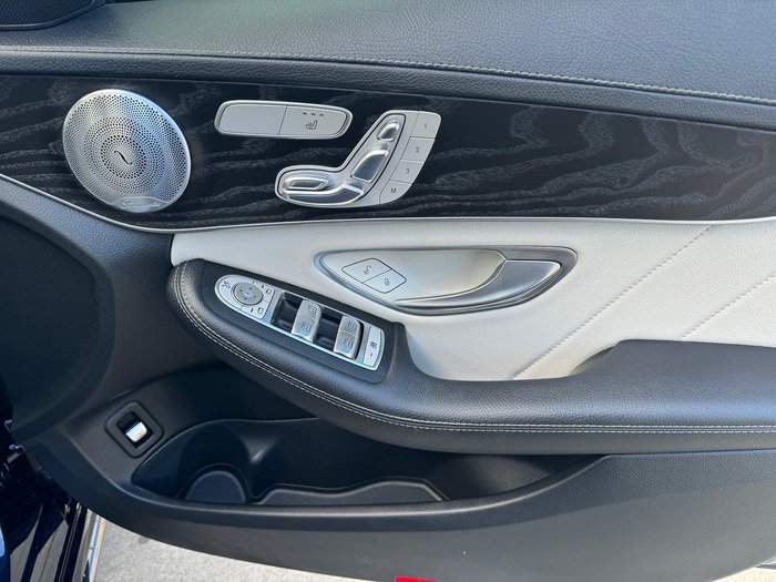 2017 Mercedes-Benz C-Class C300 W205 Blue