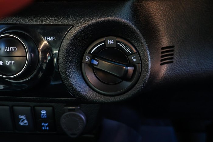 2021 Toyota Hilux SR5