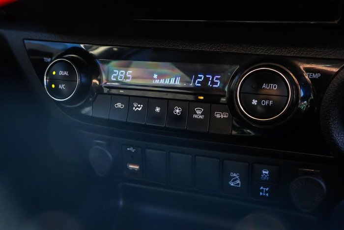 2021 Toyota Hilux SR5