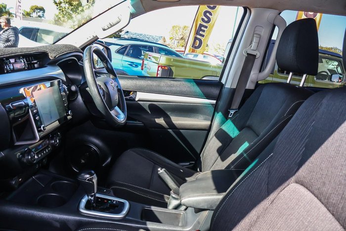 2021 Toyota Hilux SR5