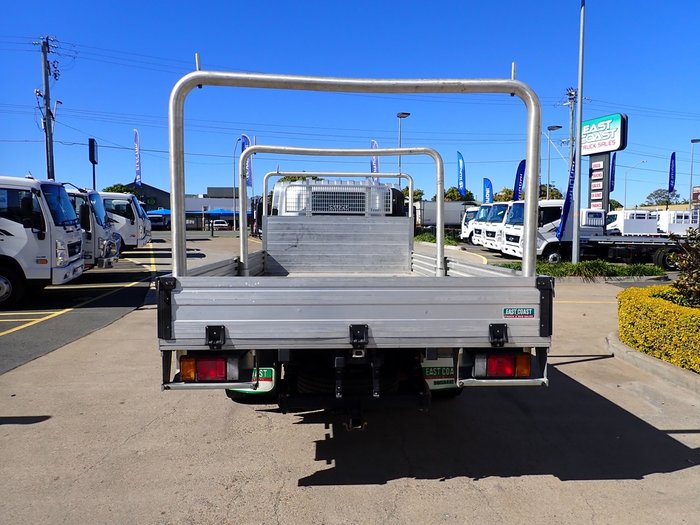 2018 ISUZU NPR 45-155 SILVER