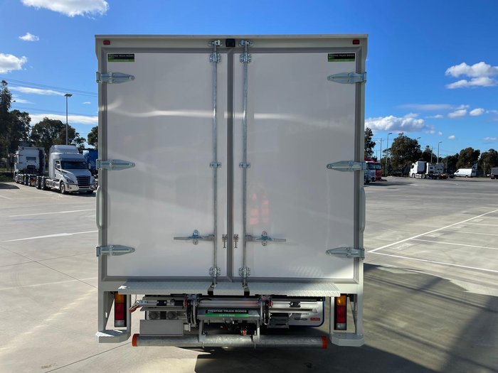 2025 Fuso Canter 515 White