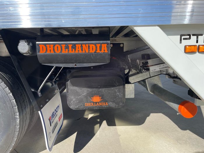 2025 Fuso Canter 515 White