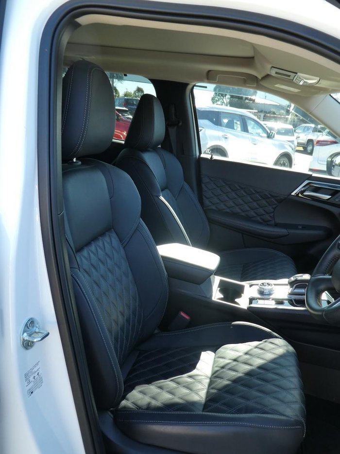 2024 Mitsubishi Outlander PHEV Exceed