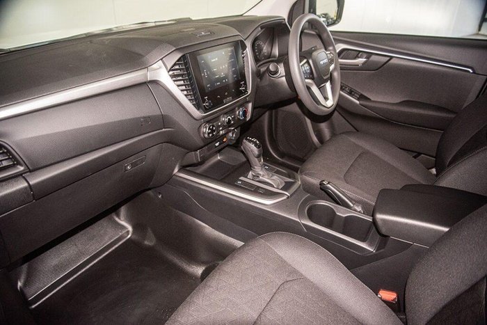 2025 Isuzu D-MAX LS-M
