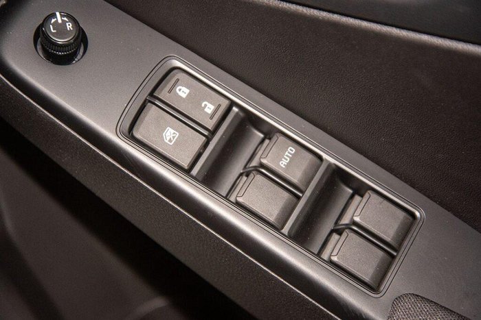 2025 Isuzu D-MAX LS-M