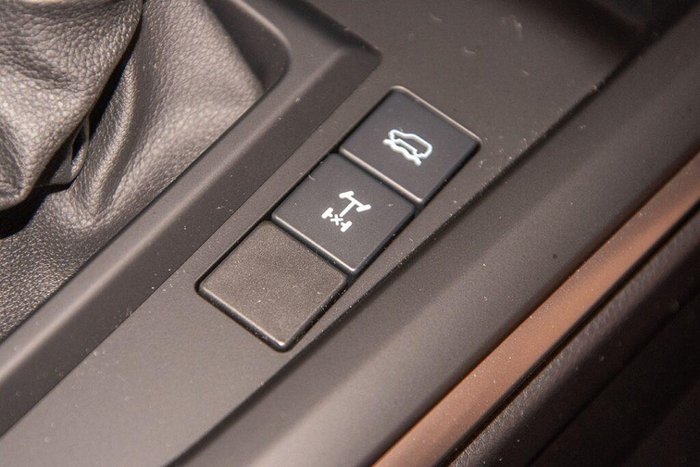 2025 Isuzu D-MAX LS-M