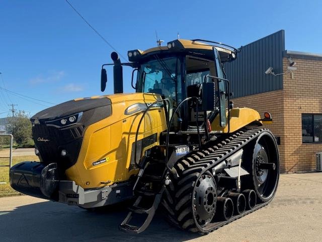2018 Challenger Mt740 Tractor Yellow