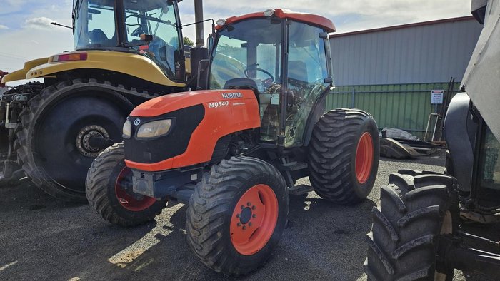 2012 Kubota M9540 Orange