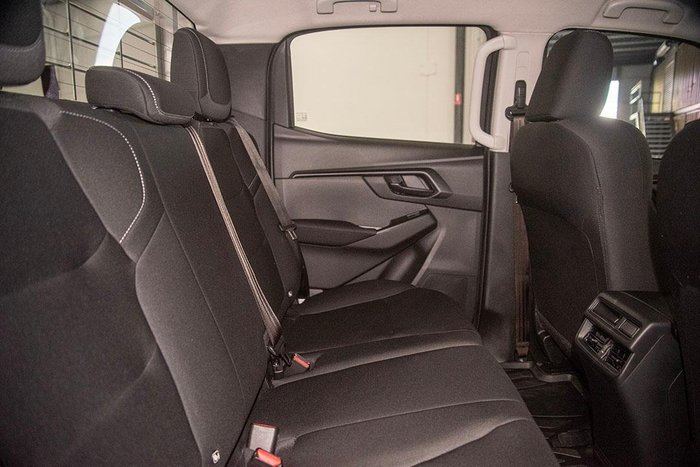 2025 Isuzu D-MAX SX