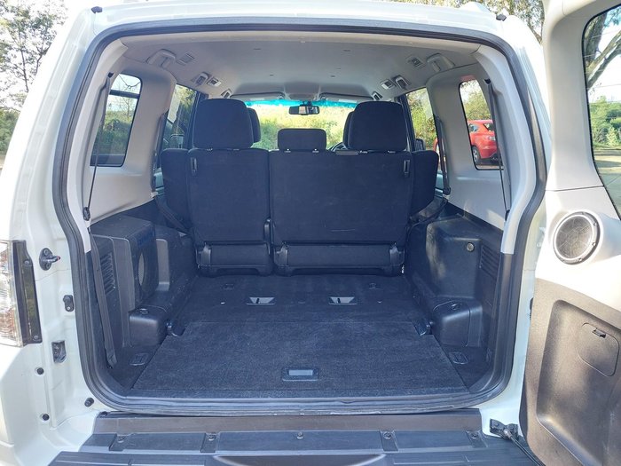 2010 Mitsubishi Pajero Platinum