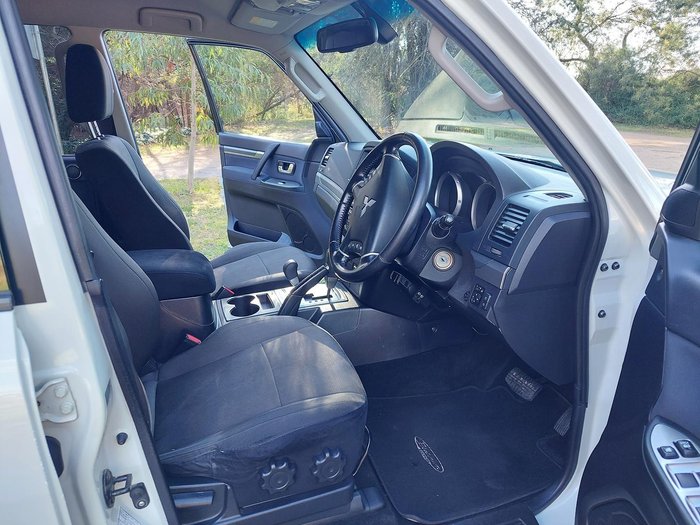 2010 Mitsubishi Pajero Platinum