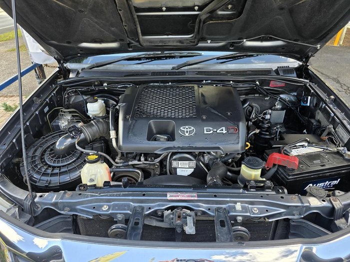 2013 Toyota Hilux SR5 KUN26R MY12 4X4 GREY
