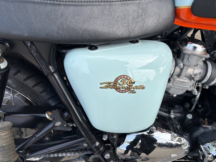 2009 Triumph BONNEVILLE T100 BLUE