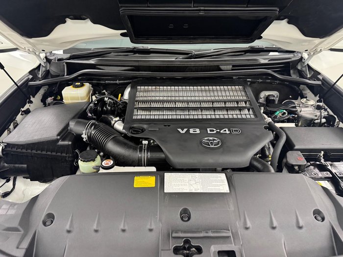 2021 Toyota Landcruiser Sahara VDJ200R 4X4 Dual Range Crystal Pearl