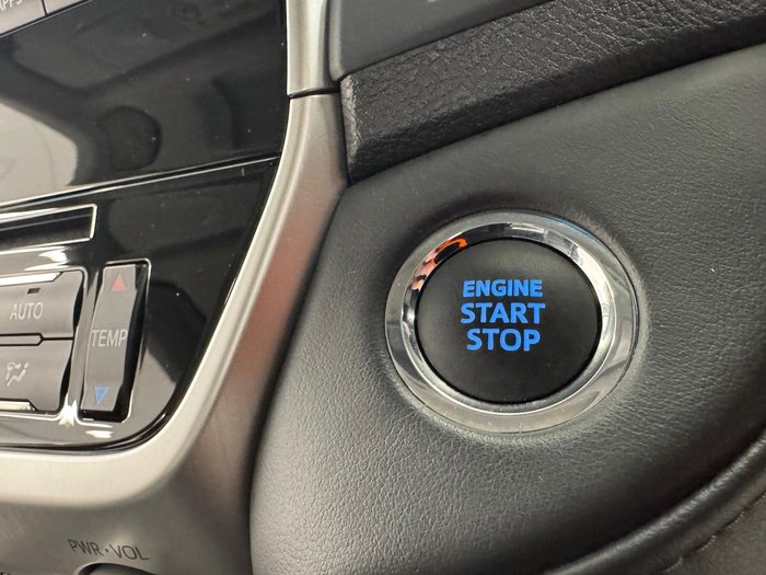 2021 Toyota Landcruiser Sahara VDJ200R 4X4 Dual Range Crystal Pearl
