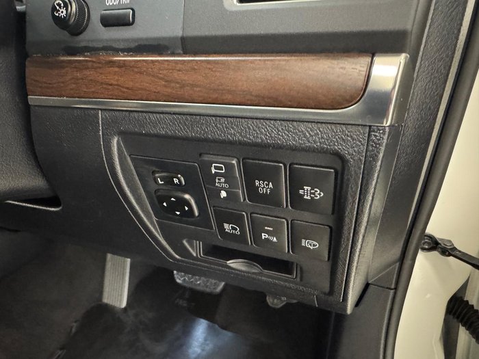 2021 Toyota Landcruiser Sahara VDJ200R 4X4 Dual Range Crystal Pearl