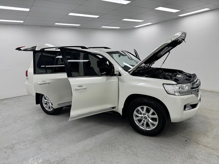2021 Toyota Landcruiser Sahara VDJ200R 4X4 Dual Range Crystal Pearl