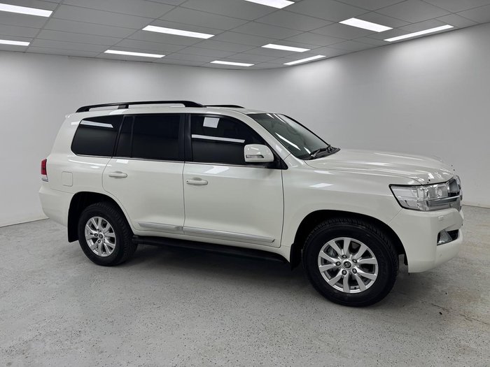 2021 Toyota Landcruiser Sahara VDJ200R 4X4 Dual Range Crystal Pearl