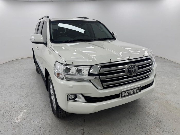 2021 Toyota Landcruiser Sahara VDJ200R 4X4 Dual Range Crystal Pearl