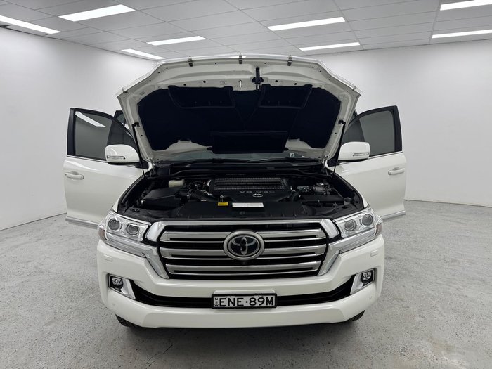 2021 Toyota Landcruiser Sahara VDJ200R 4X4 Dual Range Crystal Pearl