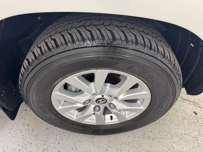 2021 Toyota Landcruiser Sahara VDJ200R 4X4 Dual Range Crystal Pearl