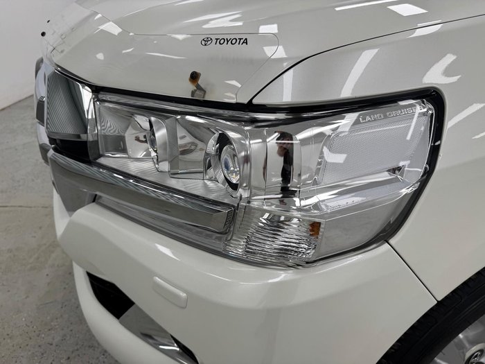 2021 Toyota Landcruiser Sahara VDJ200R 4X4 Dual Range Crystal Pearl